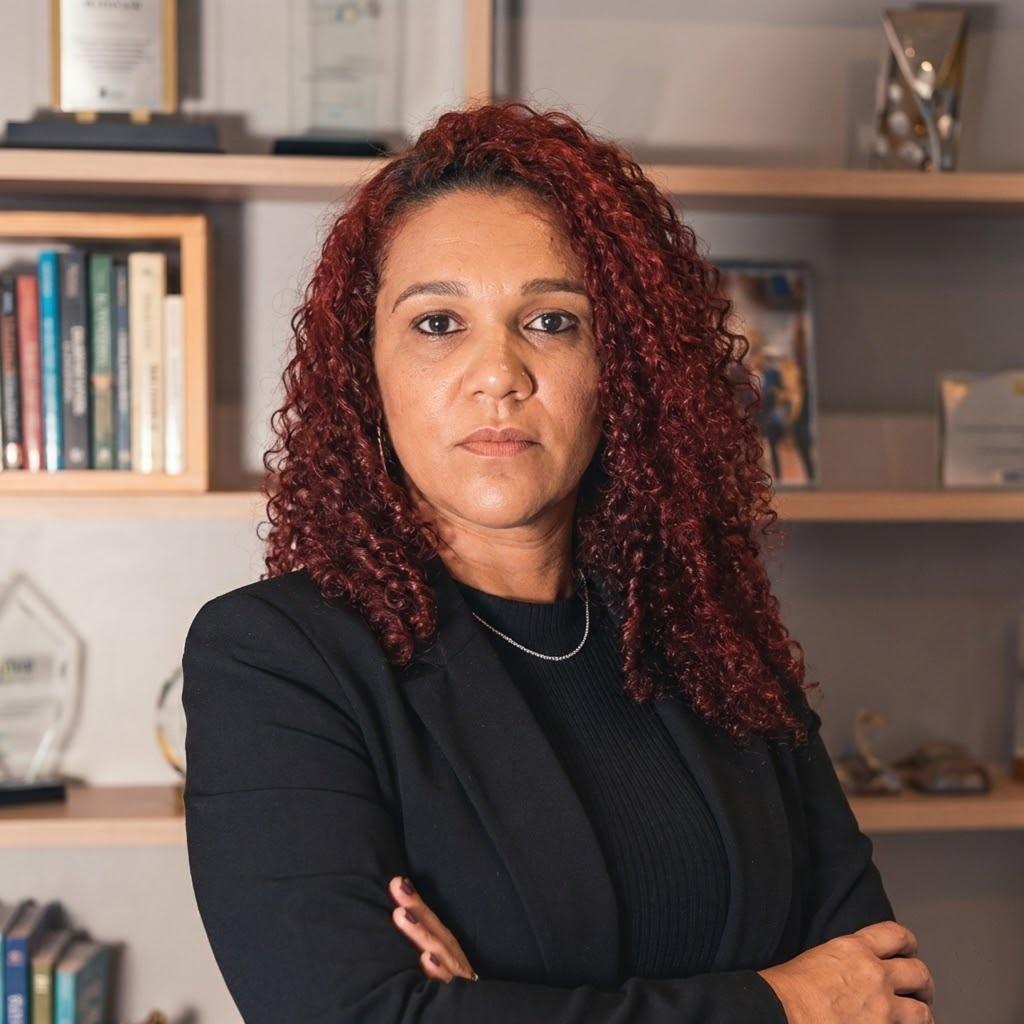 Elaine Cristina Especialista